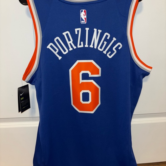 NIKE NBA Official Jersey New York Knicks #6 Kristaps Porzingis Size L - Picture 7 of 9
